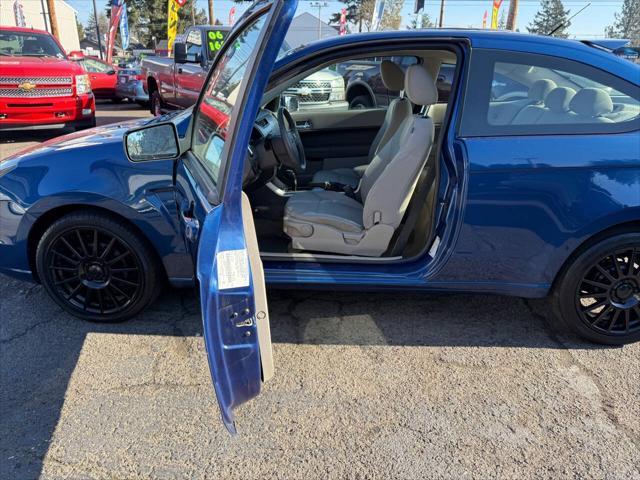 used 2009 Ford Focus car, priced at $5,750