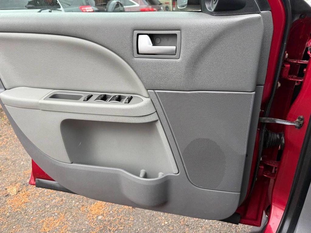 used 2005 Ford Five Hundred car, priced at $3,995