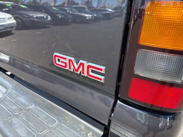 used 2004 GMC Sierra 2500 car, priced at $15,995