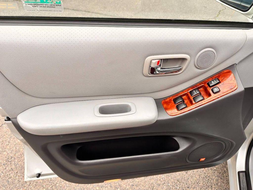 used 2006 Toyota Highlander Hybrid car, priced at $4,888