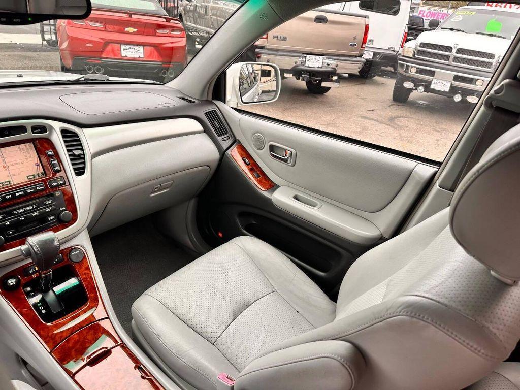 used 2006 Toyota Highlander Hybrid car, priced at $4,888
