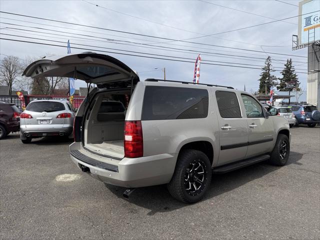 used 2007 Chevrolet Suburban car, priced at $9,995