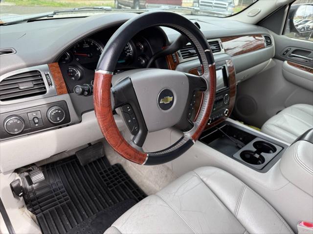 used 2007 Chevrolet Suburban car, priced at $9,995