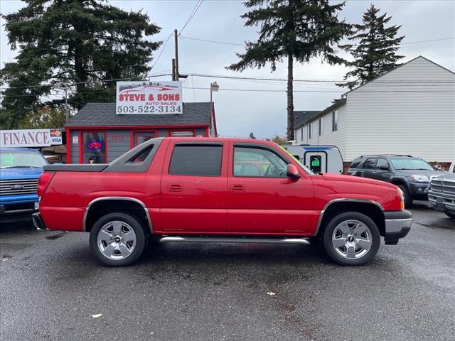 used 2005 Chevrolet Avalanche car, priced at $9,995