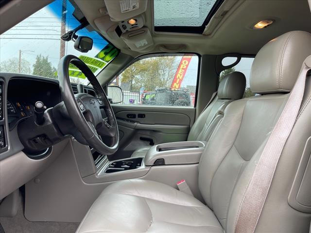 used 2005 Chevrolet Avalanche car, priced at $9,995