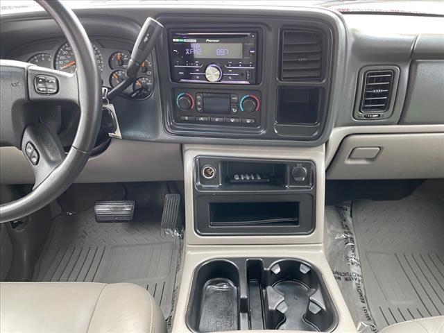 used 2005 Chevrolet Avalanche car, priced at $9,995