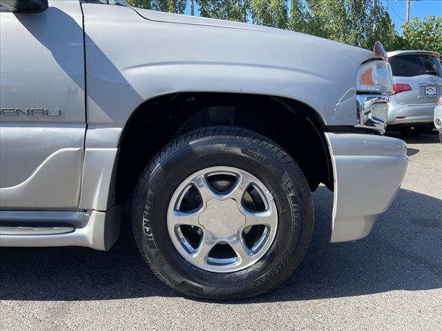 used 2004 GMC Yukon car, priced at $11,900