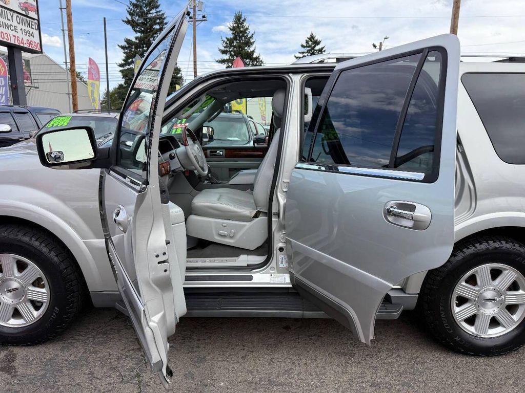 used 2004 Lincoln Navigator car, priced at $6,995