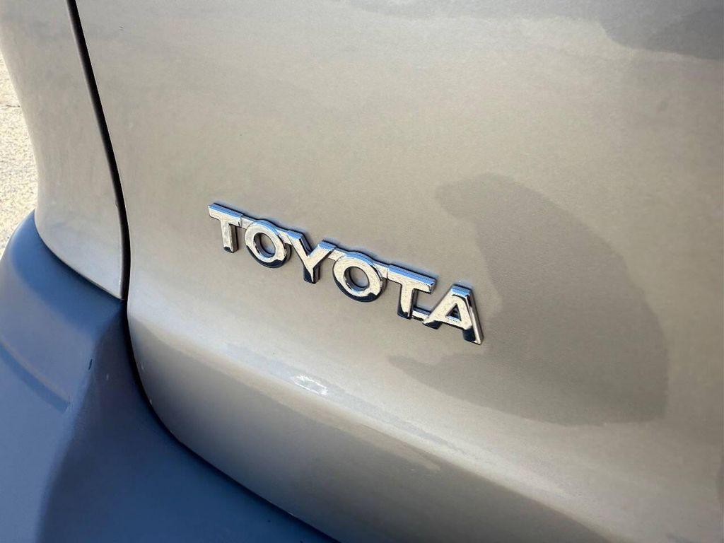 used 2001 Toyota Sienna car, priced at $5,995