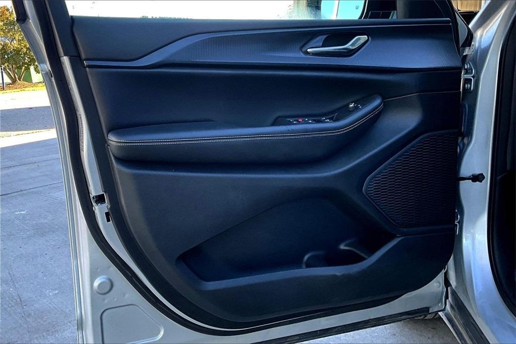 used 2024 Jeep Grand Cherokee L car, priced at $30,211