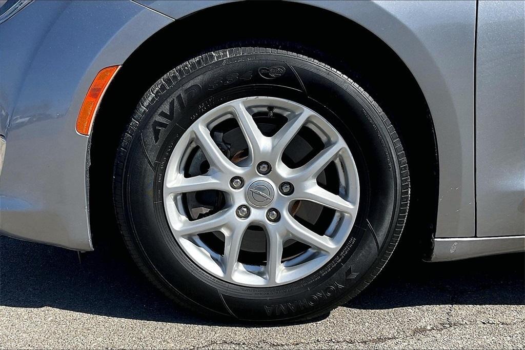 used 2020 Chrysler Pacifica car, priced at $18,211