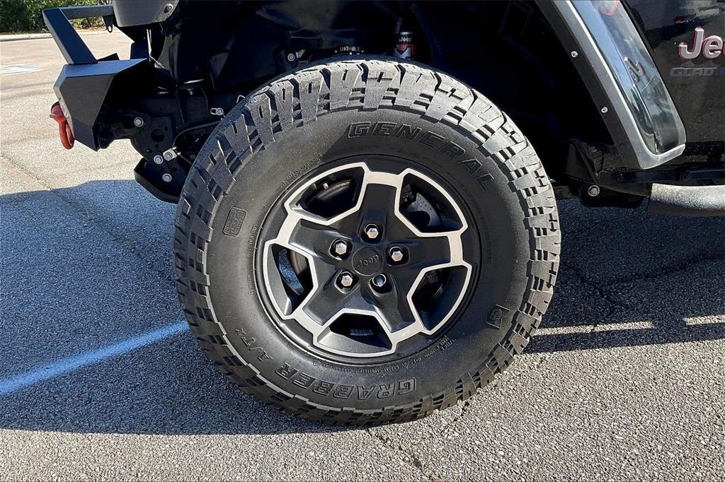 used 2022 Jeep Gladiator car, priced at $33,011