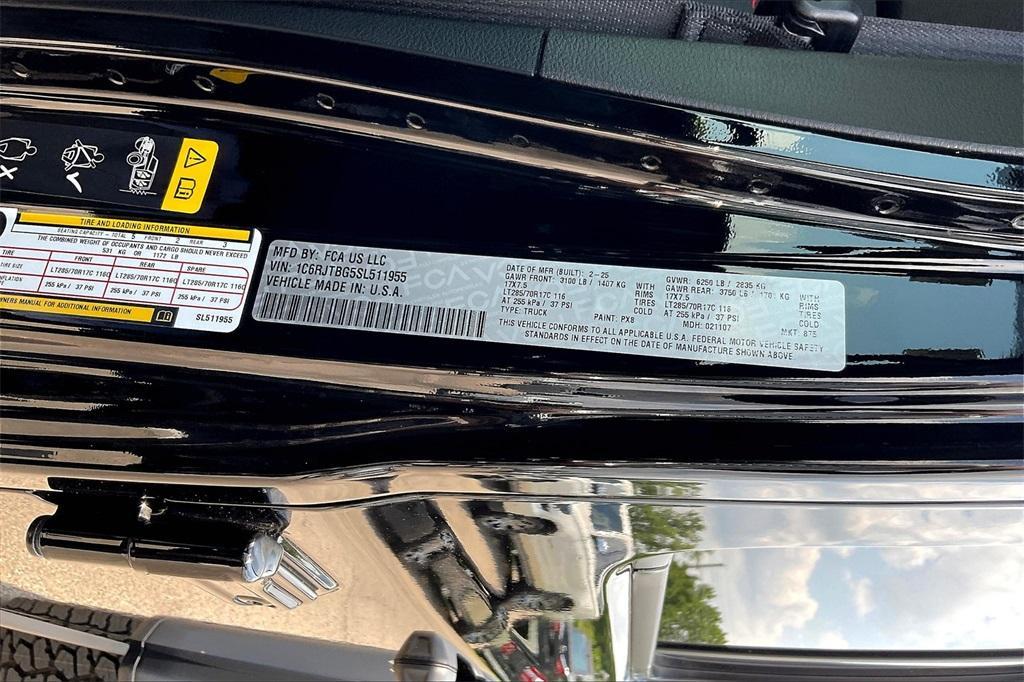 new 2025 Jeep Gladiator car, priced at $51,170