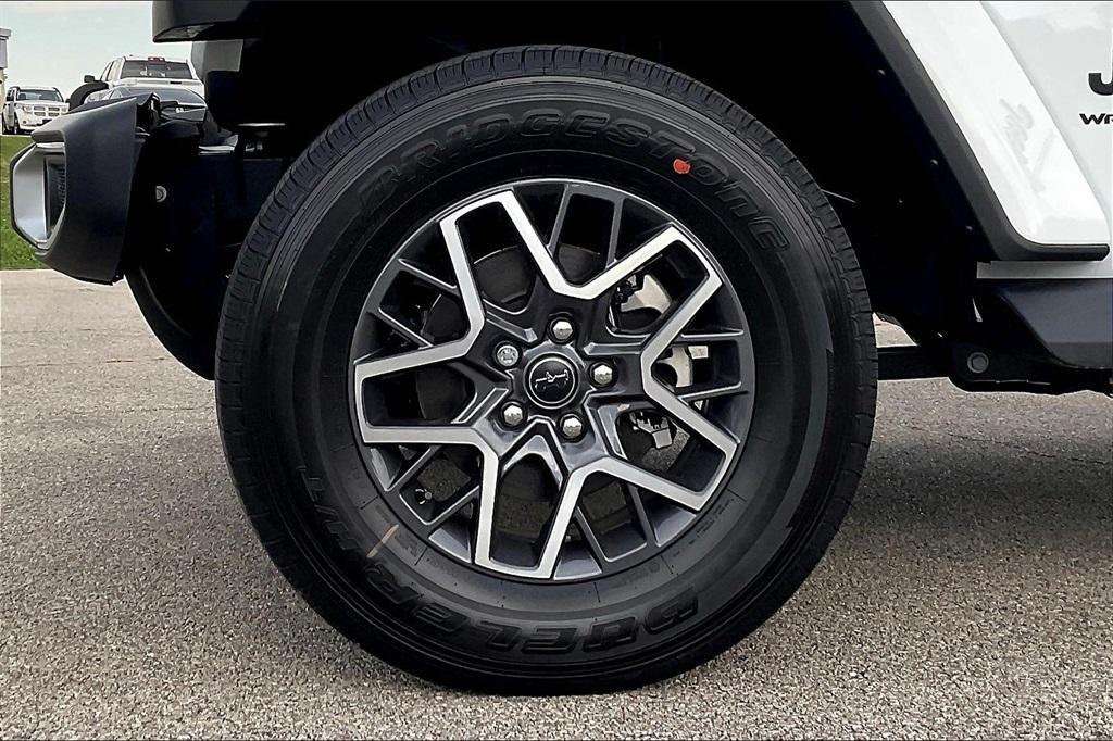 new 2025 Jeep Wrangler car, priced at $60,211