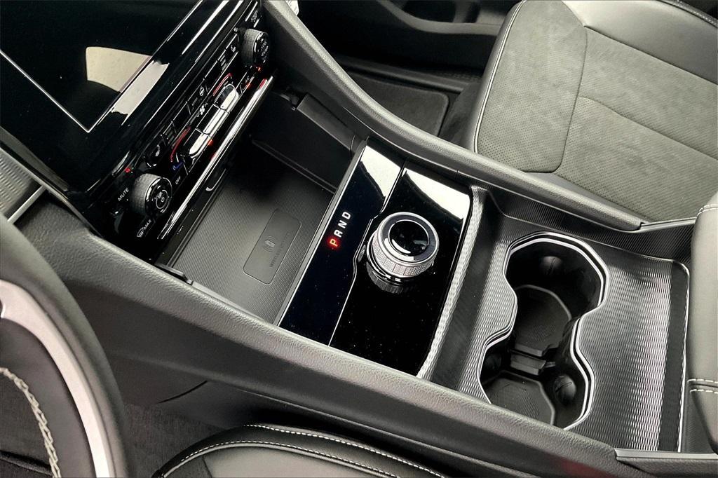 new 2025 Jeep Grand Cherokee car, priced at $44,989