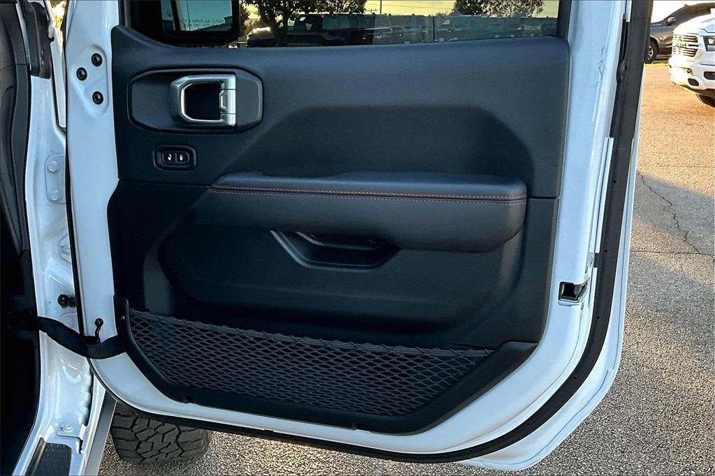 used 2021 Jeep Gladiator car, priced at $35,311