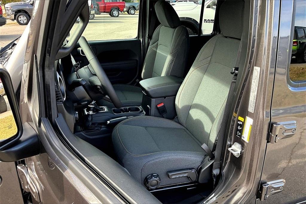 new 2026 Jeep Wrangler car, priced at $54,885