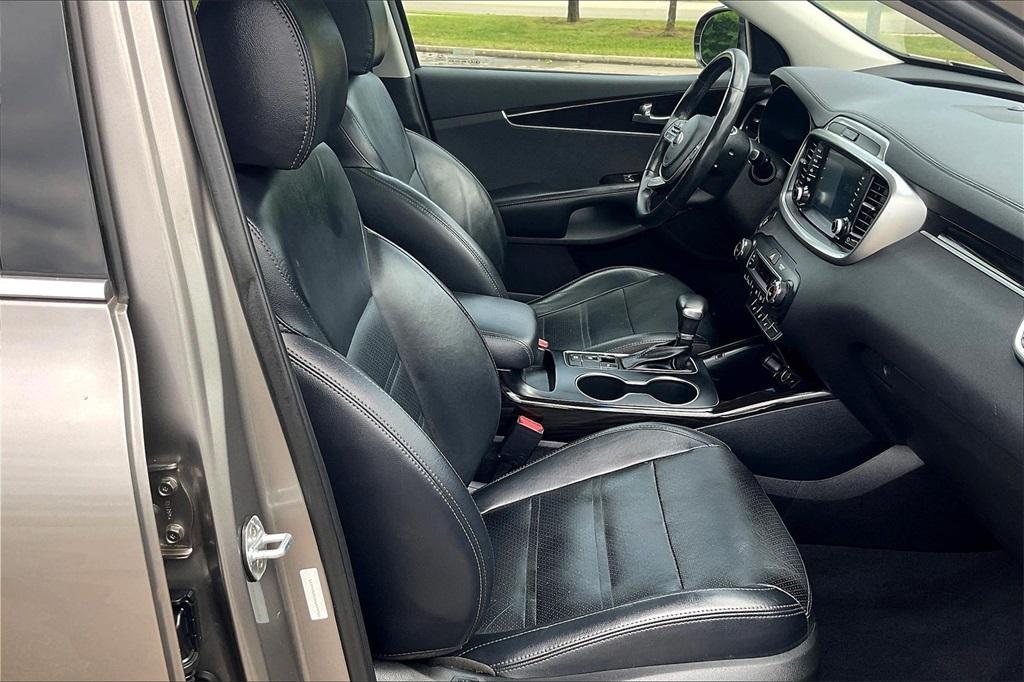 used 2019 Kia Sorento car, priced at $17,811