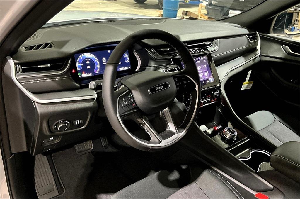 new 2025 Jeep Grand Cherokee L car, priced at $31,667