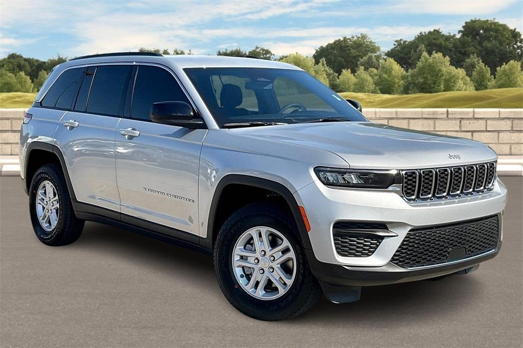 new 2024 Jeep Grand Cherokee car, priced at $35,540