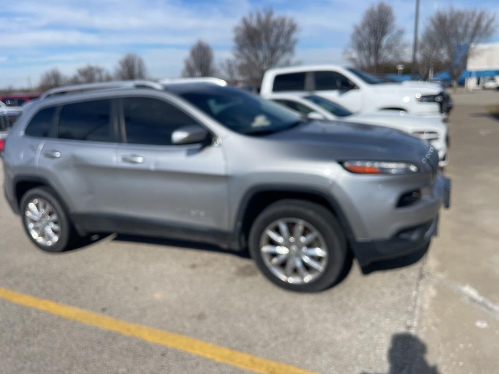 used 2017 Jeep Cherokee car, priced at $13,122