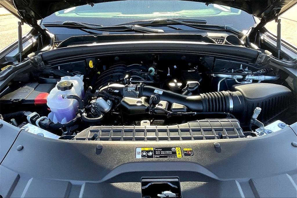 new 2025 Jeep Grand Cherokee car, priced at $38,869