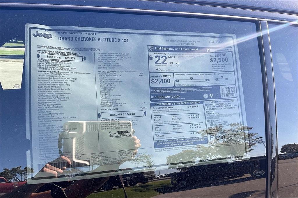 new 2025 Jeep Grand Cherokee car, priced at $38,869