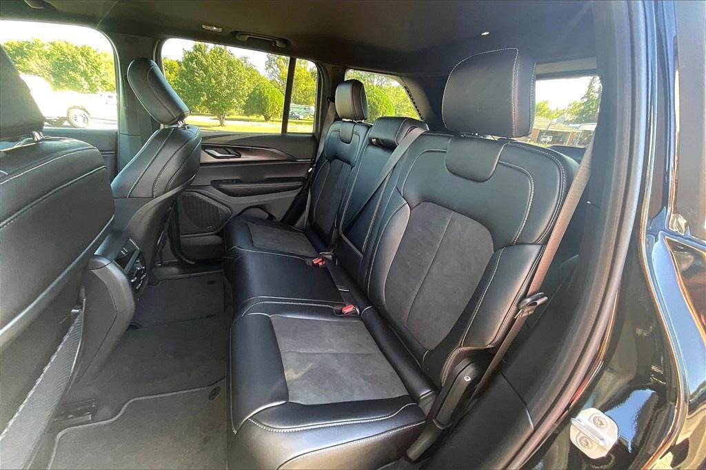 new 2025 Jeep Grand Cherokee car, priced at $38,869