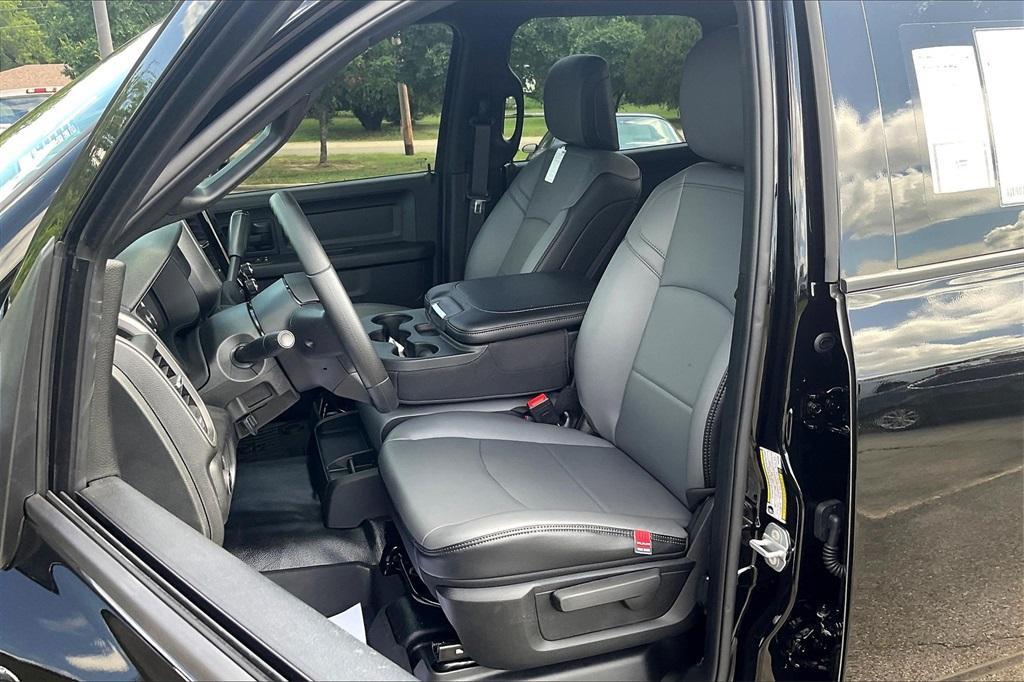 new 2025 Ram 2500 car, priced at $63,538