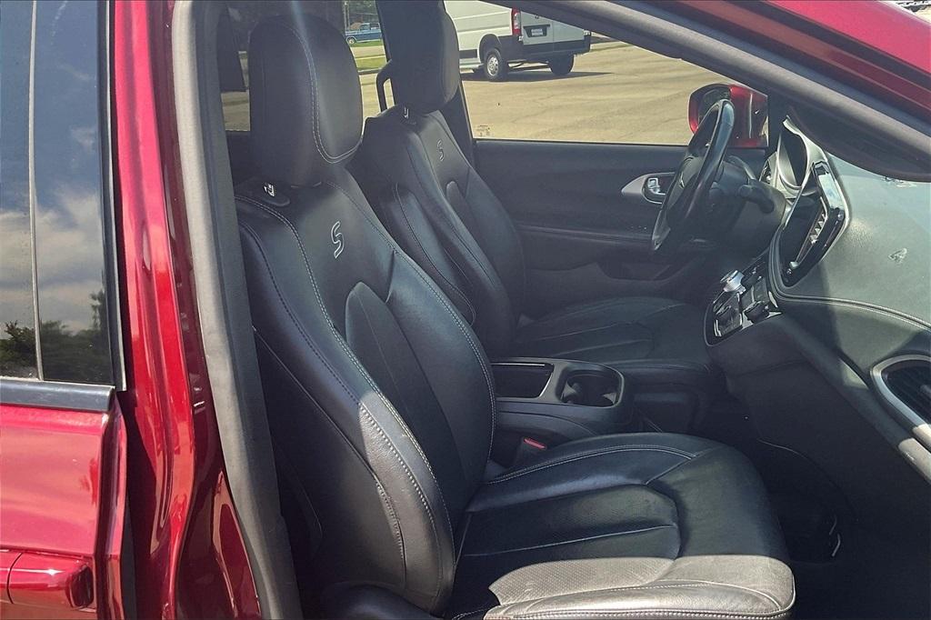 used 2021 Chrysler Pacifica car, priced at $18,911