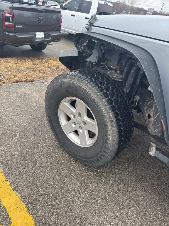 used 2015 Jeep Wrangler Unlimited car, priced at $15,550