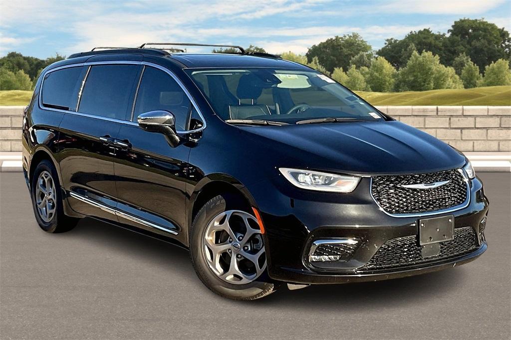 used 2023 Chrysler Pacifica car, priced at $33,000