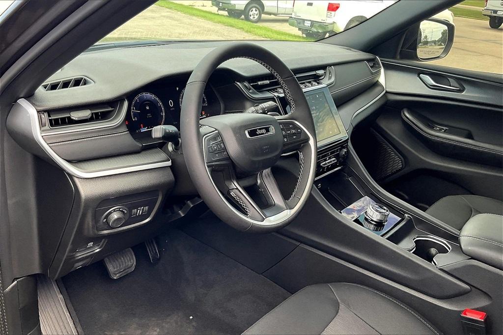 new 2024 Jeep Grand Cherokee L car, priced at $39,043