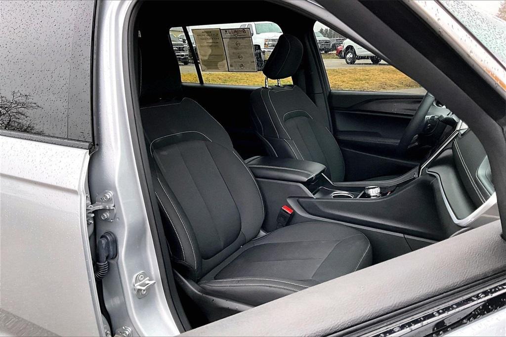 used 2025 Jeep Grand Cherokee L car, priced at $37,611