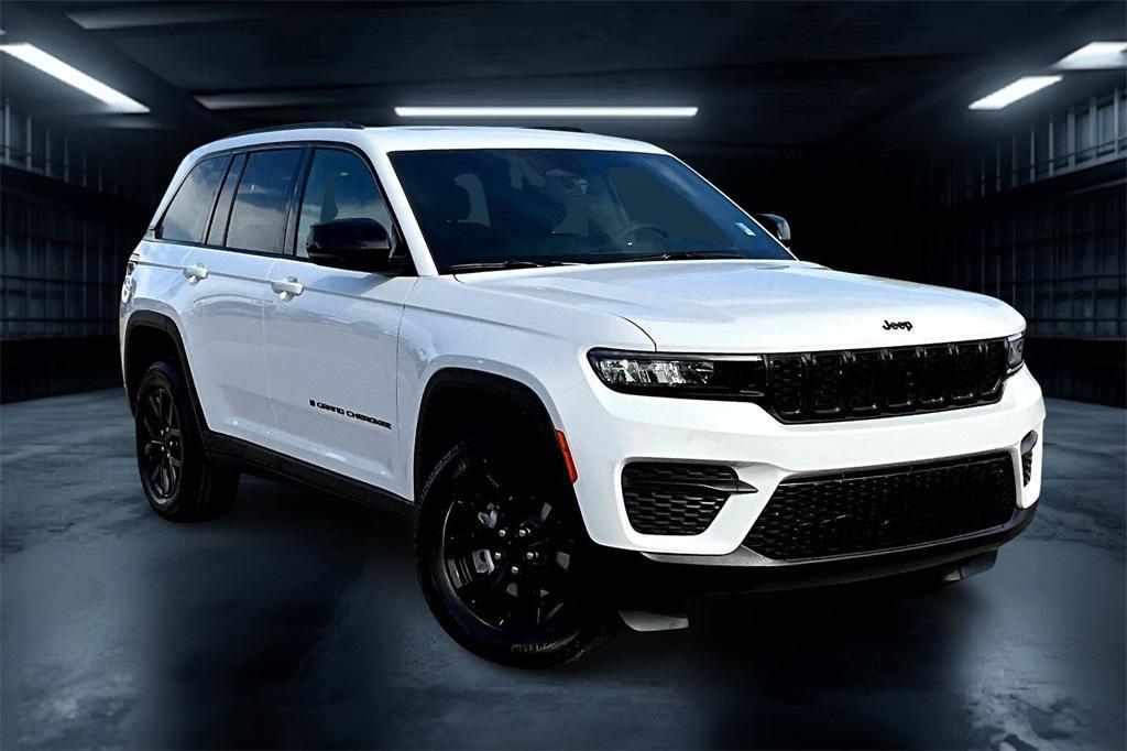 new 2025 Jeep Grand Cherokee car, priced at $41,117