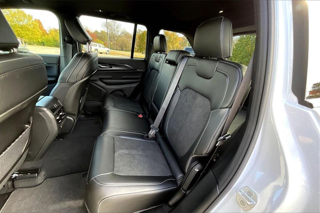 new 2025 Jeep Grand Cherokee car, priced at $41,117