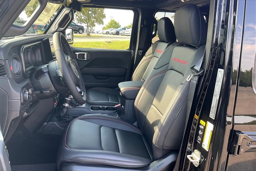 new 2025 Jeep Wrangler car, priced at $57,769