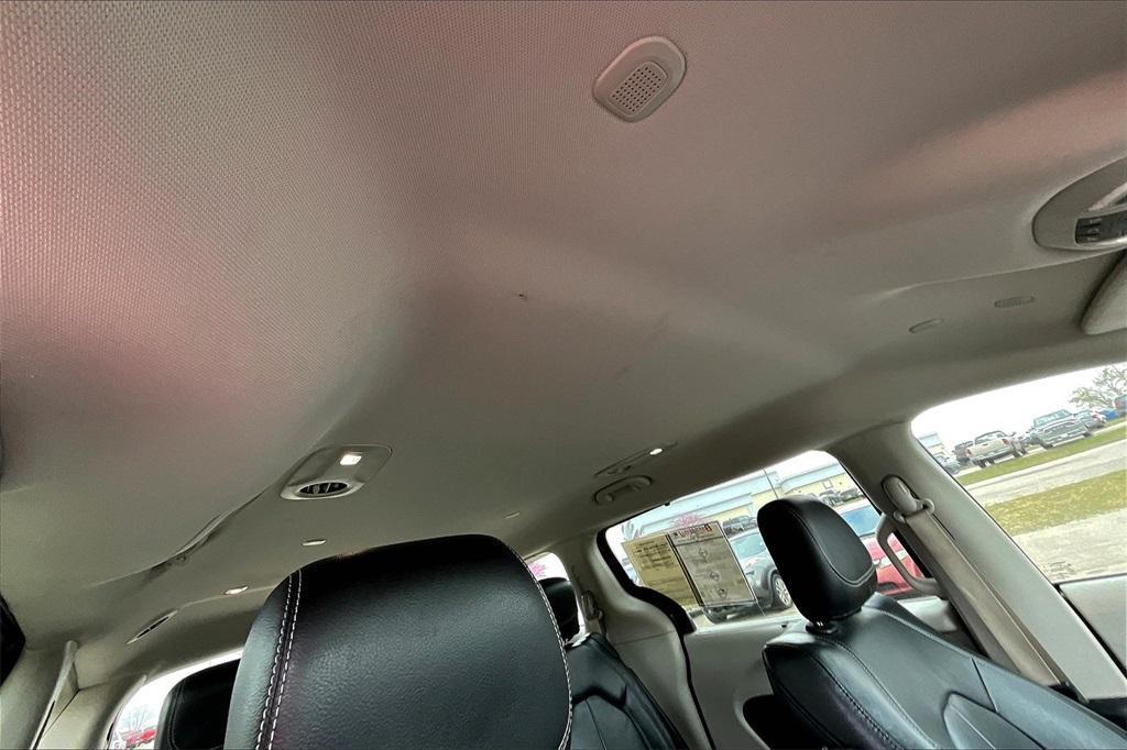 used 2022 Chrysler Pacifica car, priced at $18,911