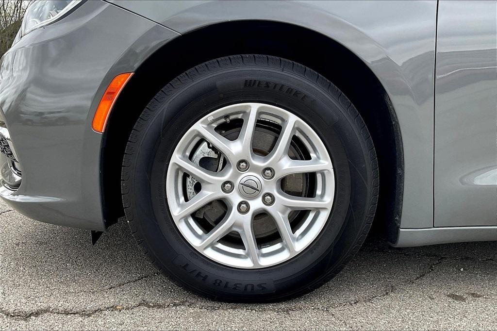 used 2022 Chrysler Pacifica car, priced at $18,911