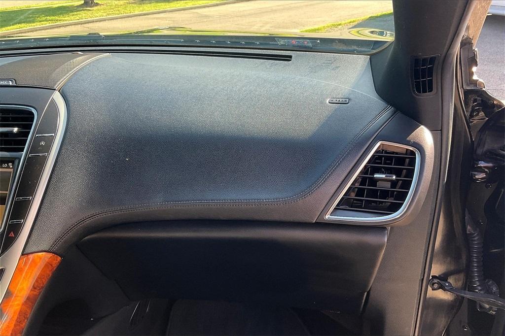 used 2019 Lincoln Nautilus car, priced at $23,411