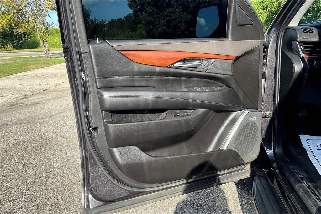used 2015 Cadillac Escalade car, priced at $20,711