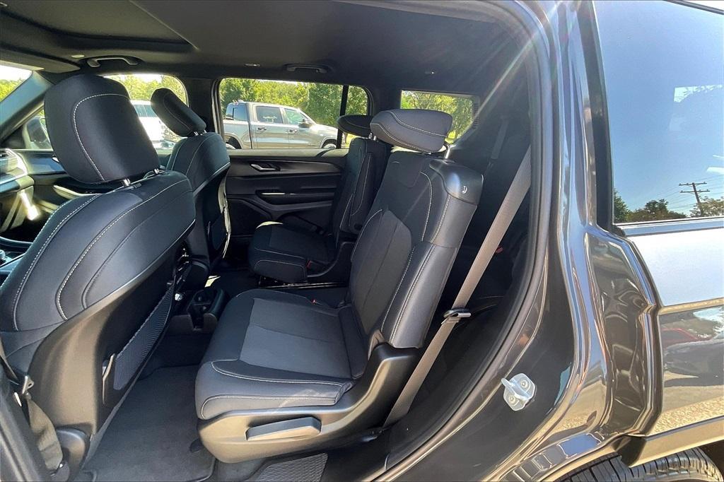 new 2025 Jeep Grand Cherokee L car, priced at $39,254