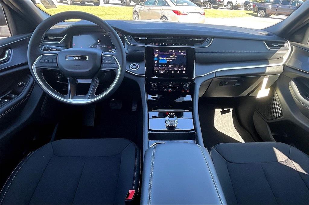 new 2025 Jeep Grand Cherokee L car, priced at $39,254