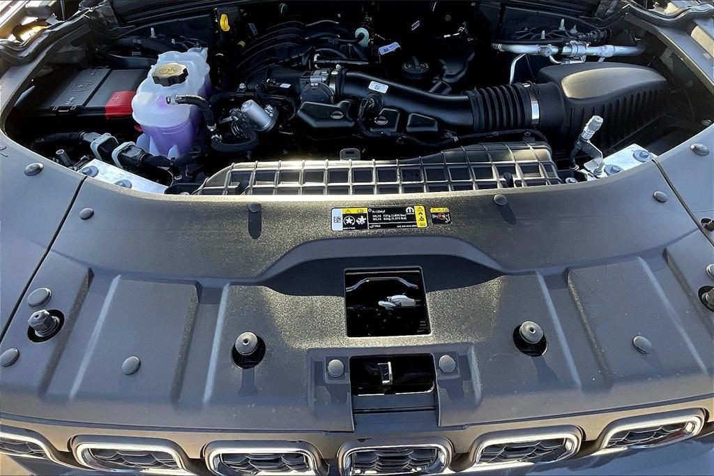 new 2025 Jeep Grand Cherokee L car, priced at $39,254