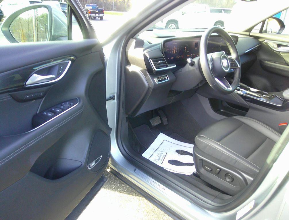 used 2025 Buick Envision car, priced at $30,891
