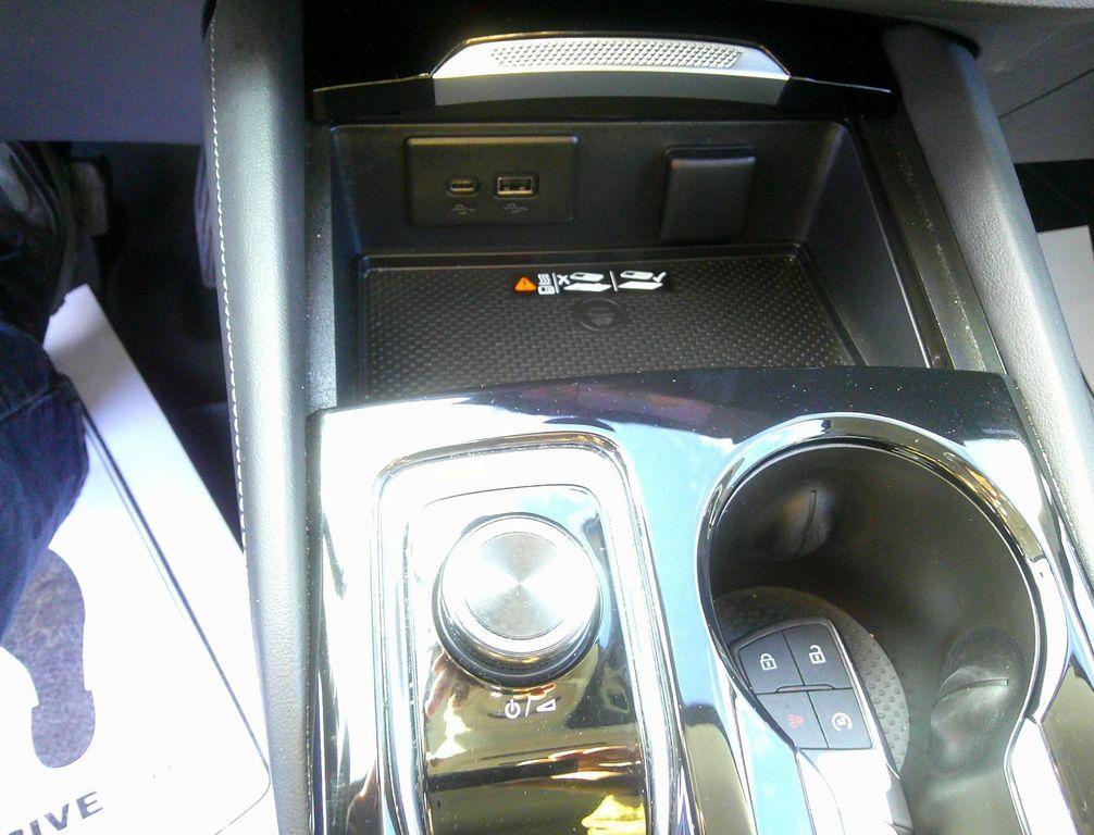 used 2025 Buick Envision car, priced at $30,891