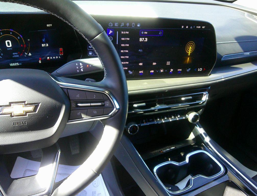 used 2025 Chevrolet Traverse car, priced at $38,975