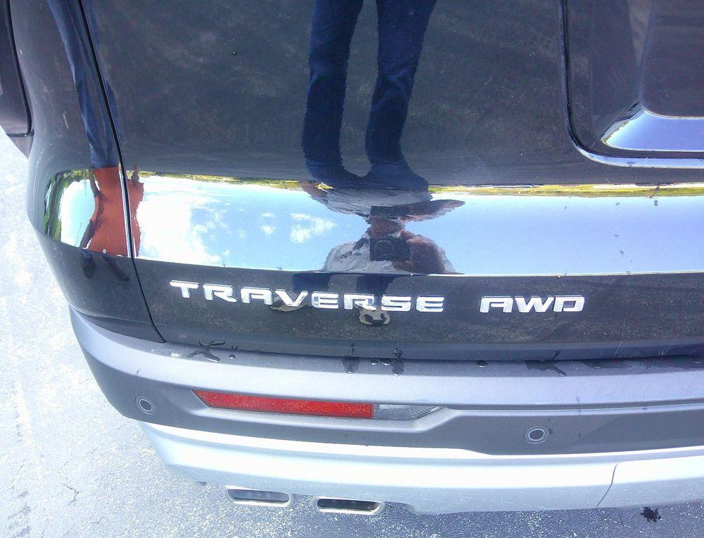 used 2025 Chevrolet Traverse car, priced at $38,975