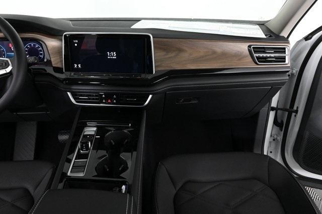 new 2025 Volkswagen Atlas car, priced at $46,036