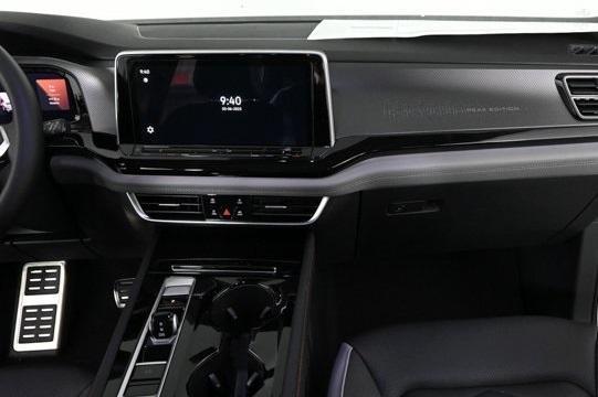 new 2025 Volkswagen Atlas car, priced at $49,464